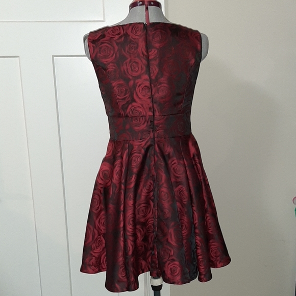 CHAN MEI NA Red and Black Rose Dress Extra Large - Picture 4 of 6